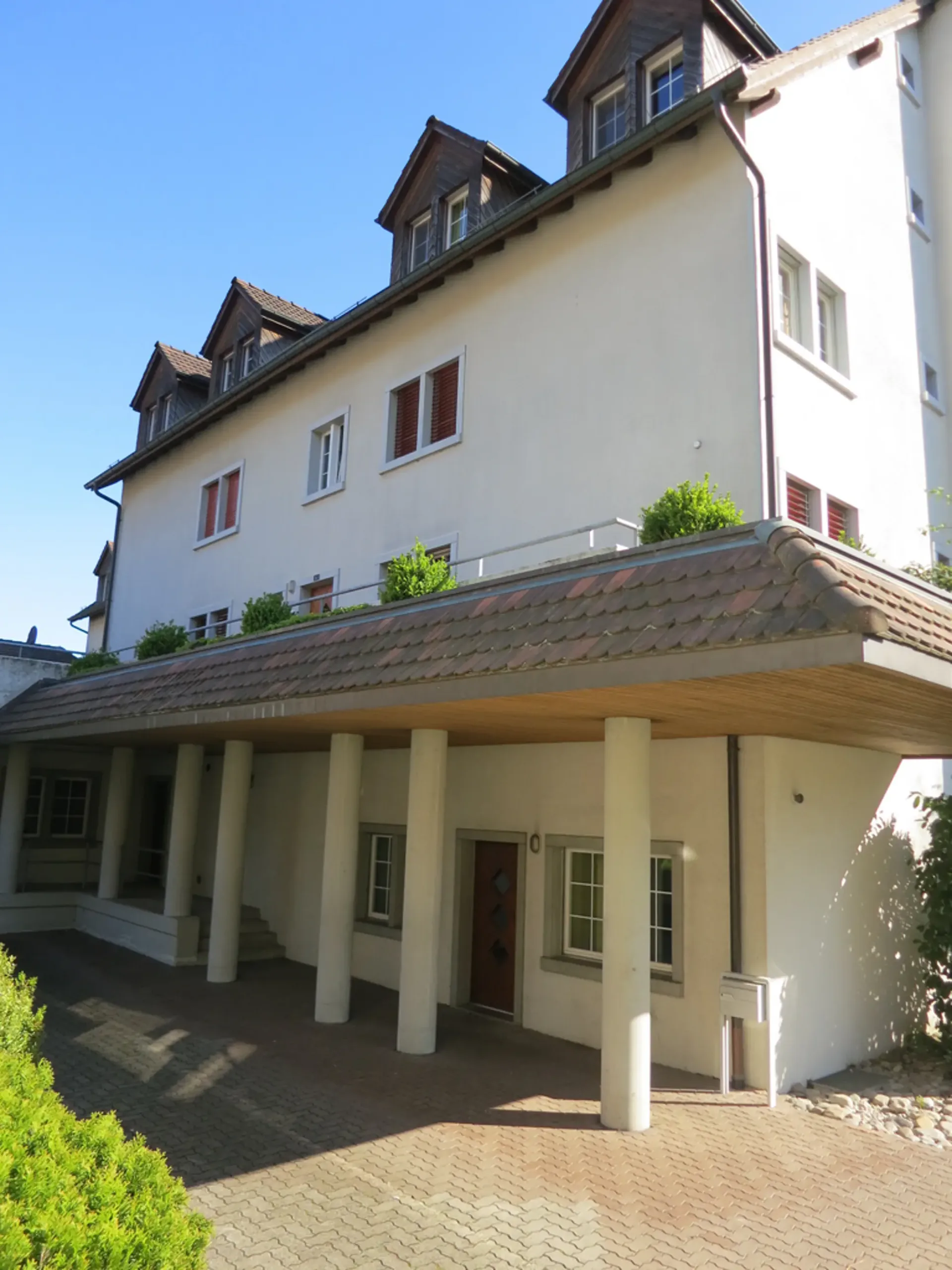 Zentrale Lage - vielseitig nutzbar - mit Nebenräume