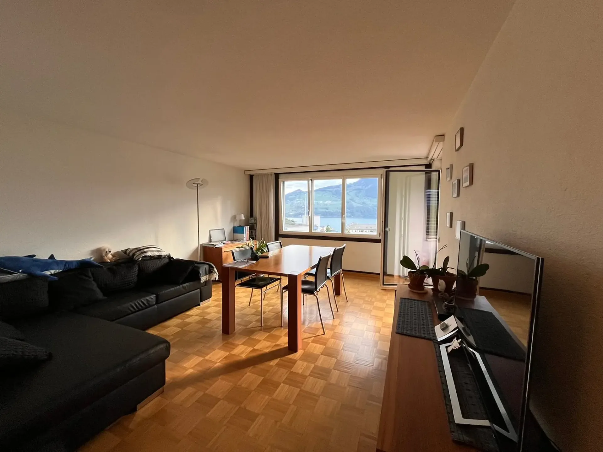 Charmant appartement 3.5 pièces avec balcon et vue sur le lac à Spiez