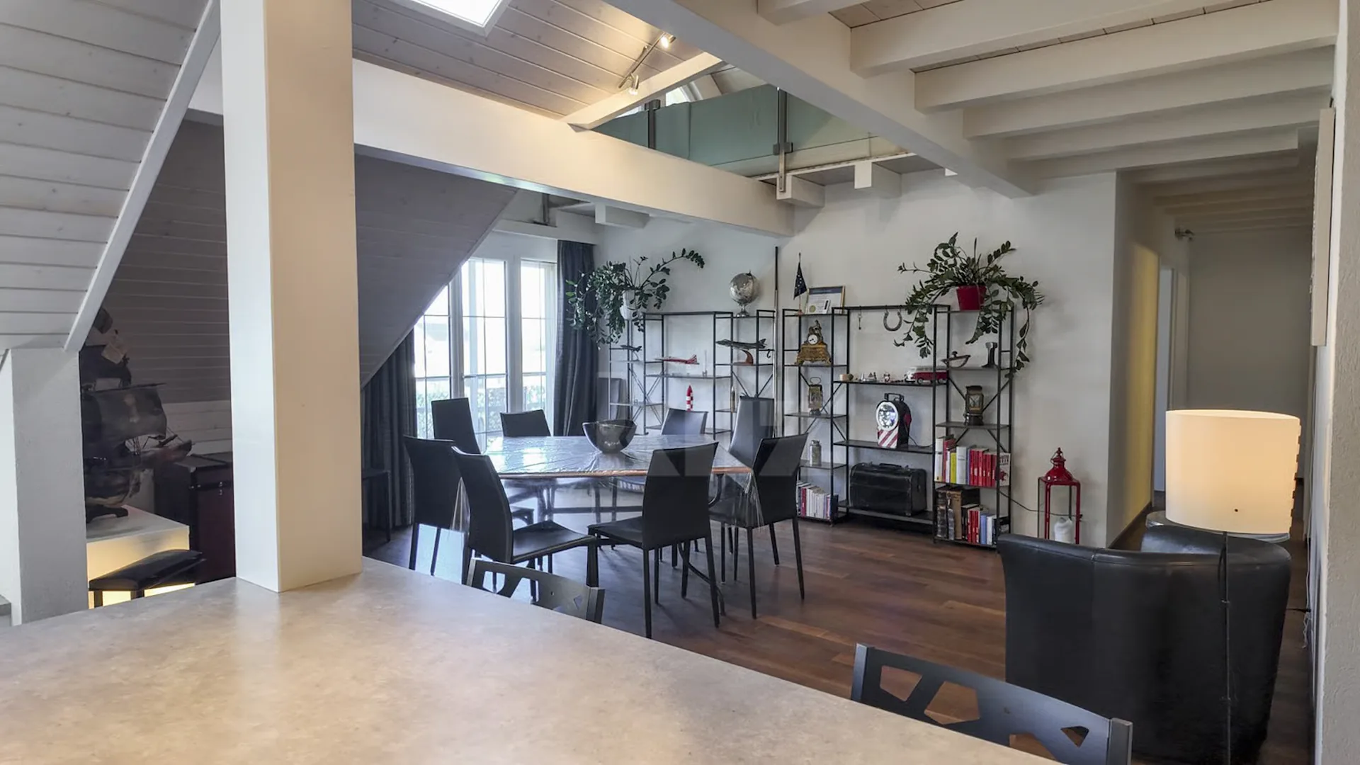 Bel duplex sotto i tetti con balcone