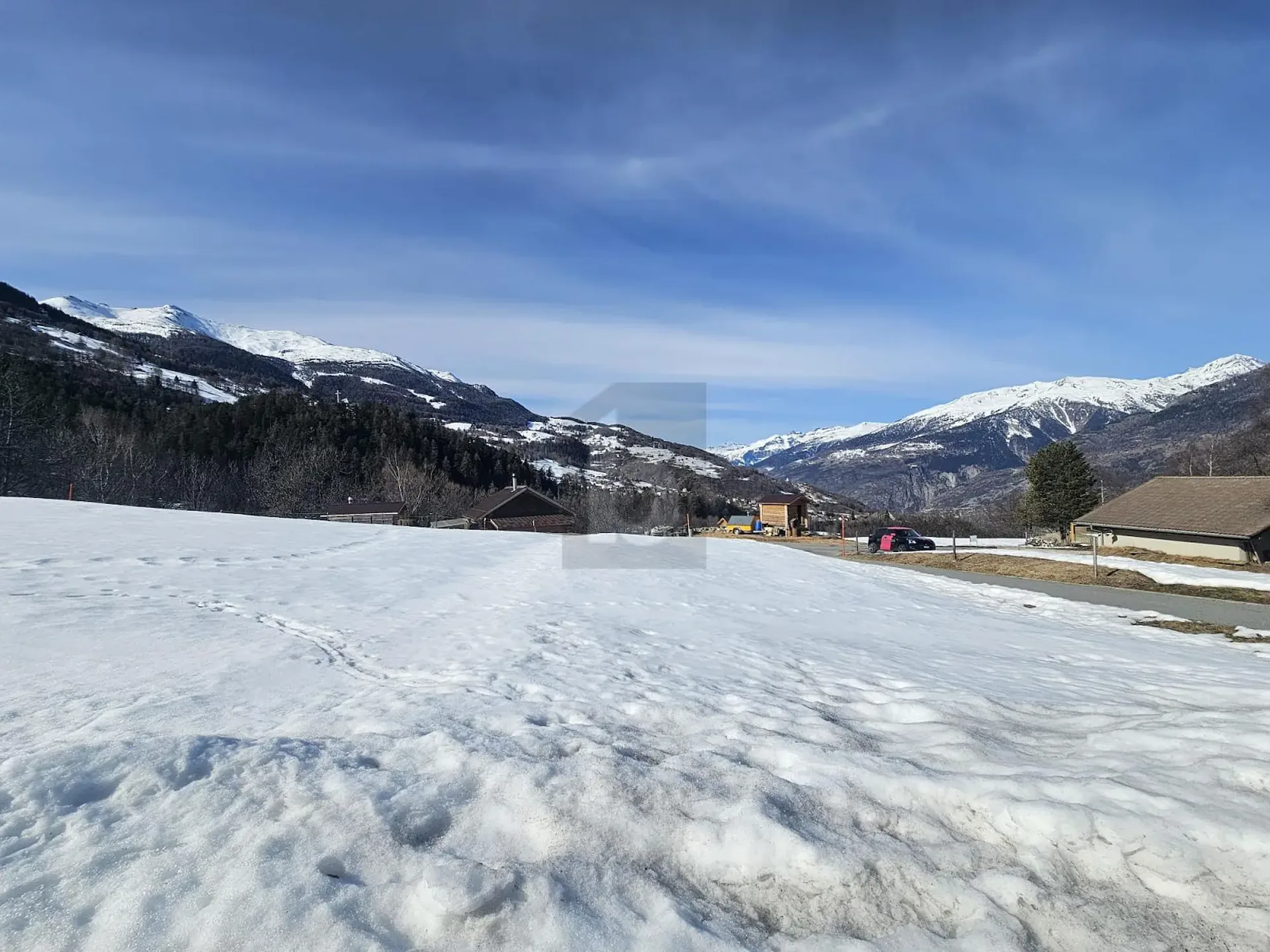 Sunny and Quiet Location