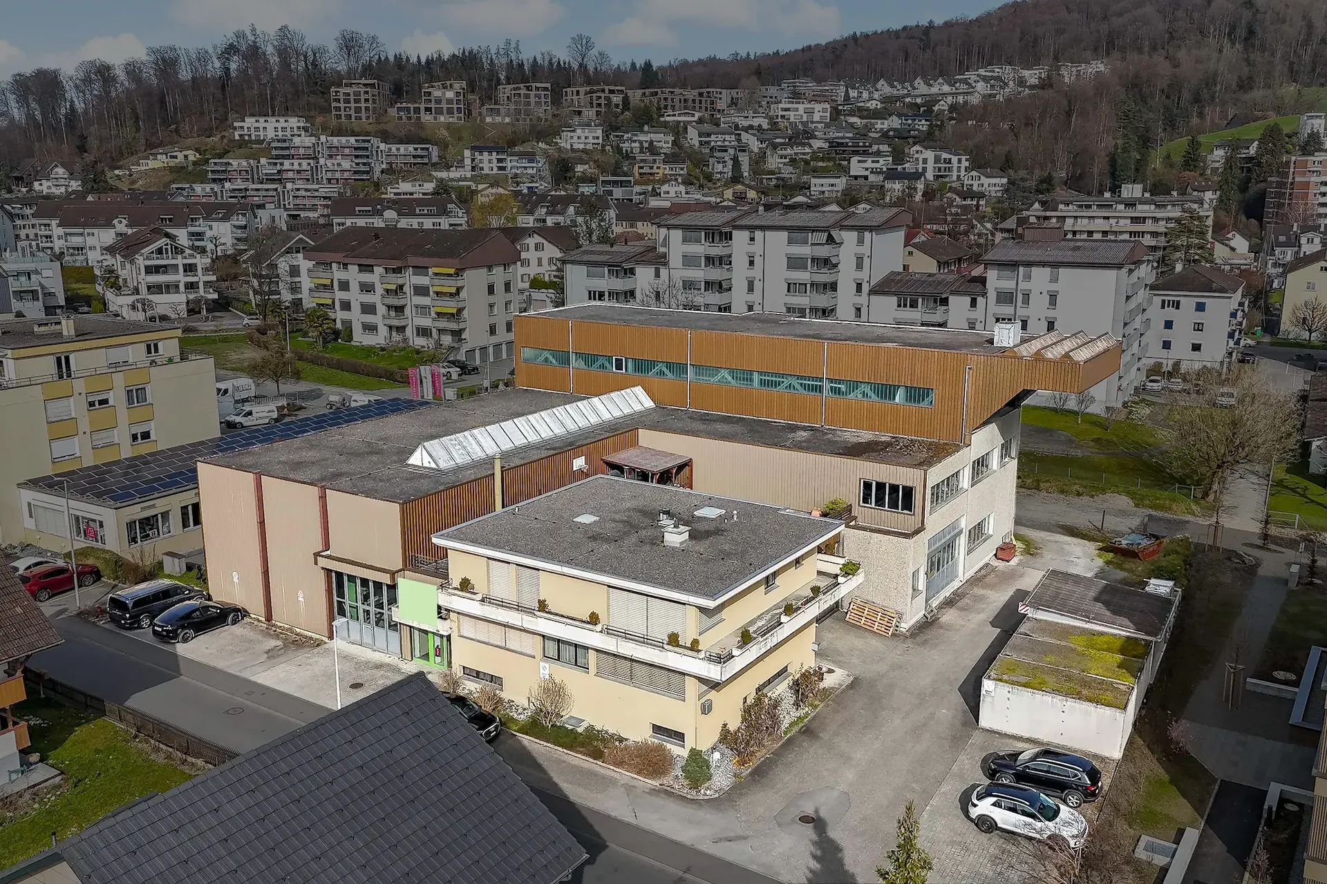 Propriété commerciale avec part résidentielle en droit de superficie
