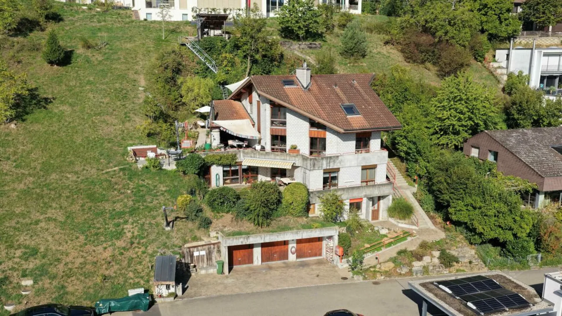 Maison à deux familles avec bureau dans un excellent emplacement résidentiel à Liestal
