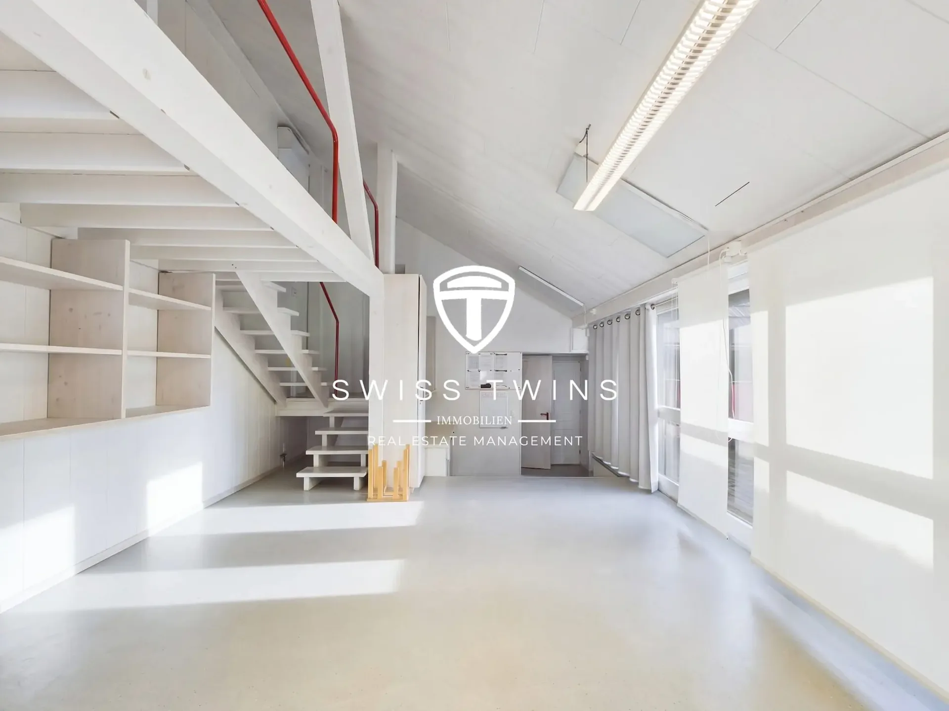 Well-lit studio/workshop for rent in Tschugg
