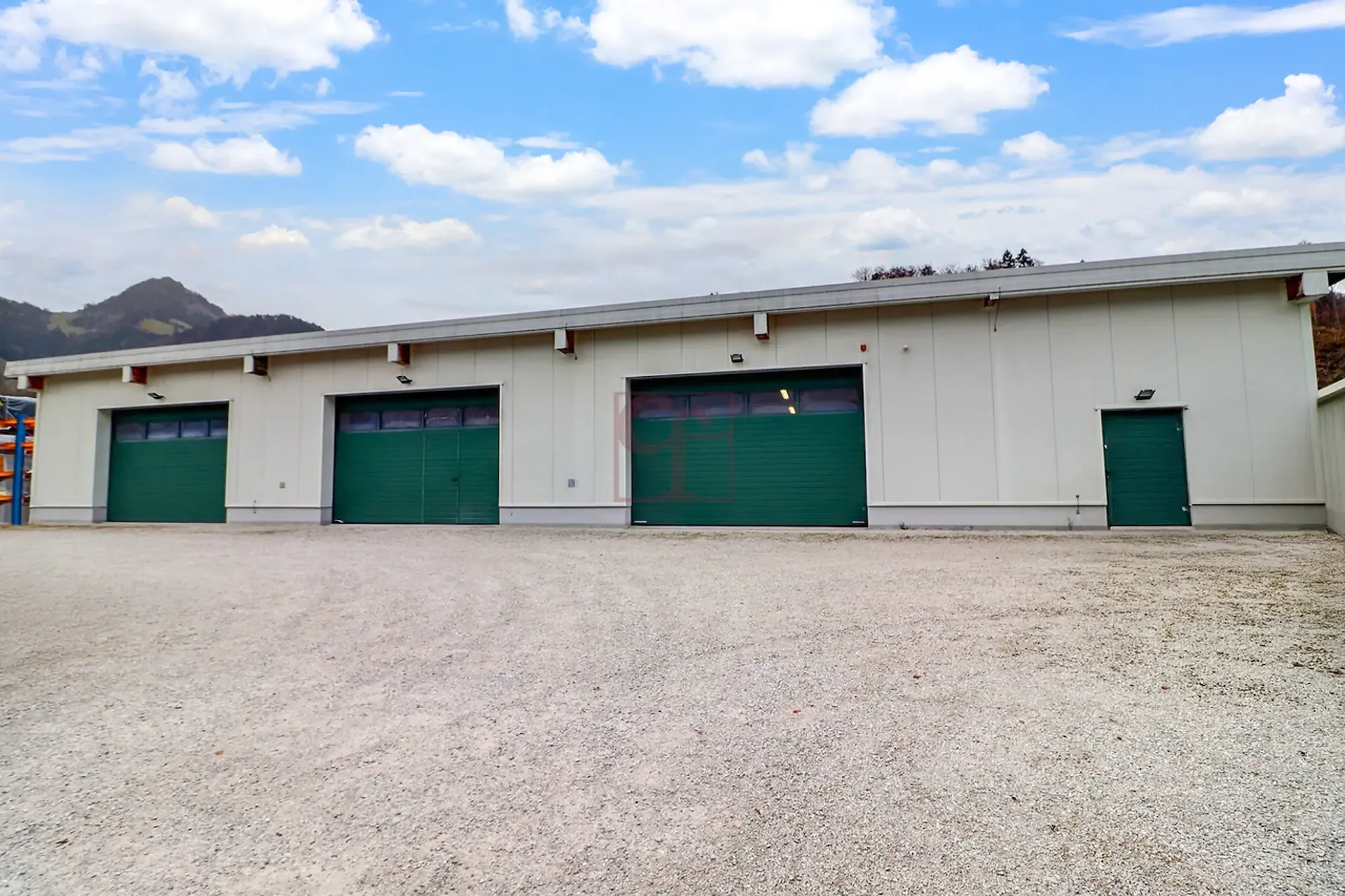 Modern warehouse in Enney - Ideally located near Bulle