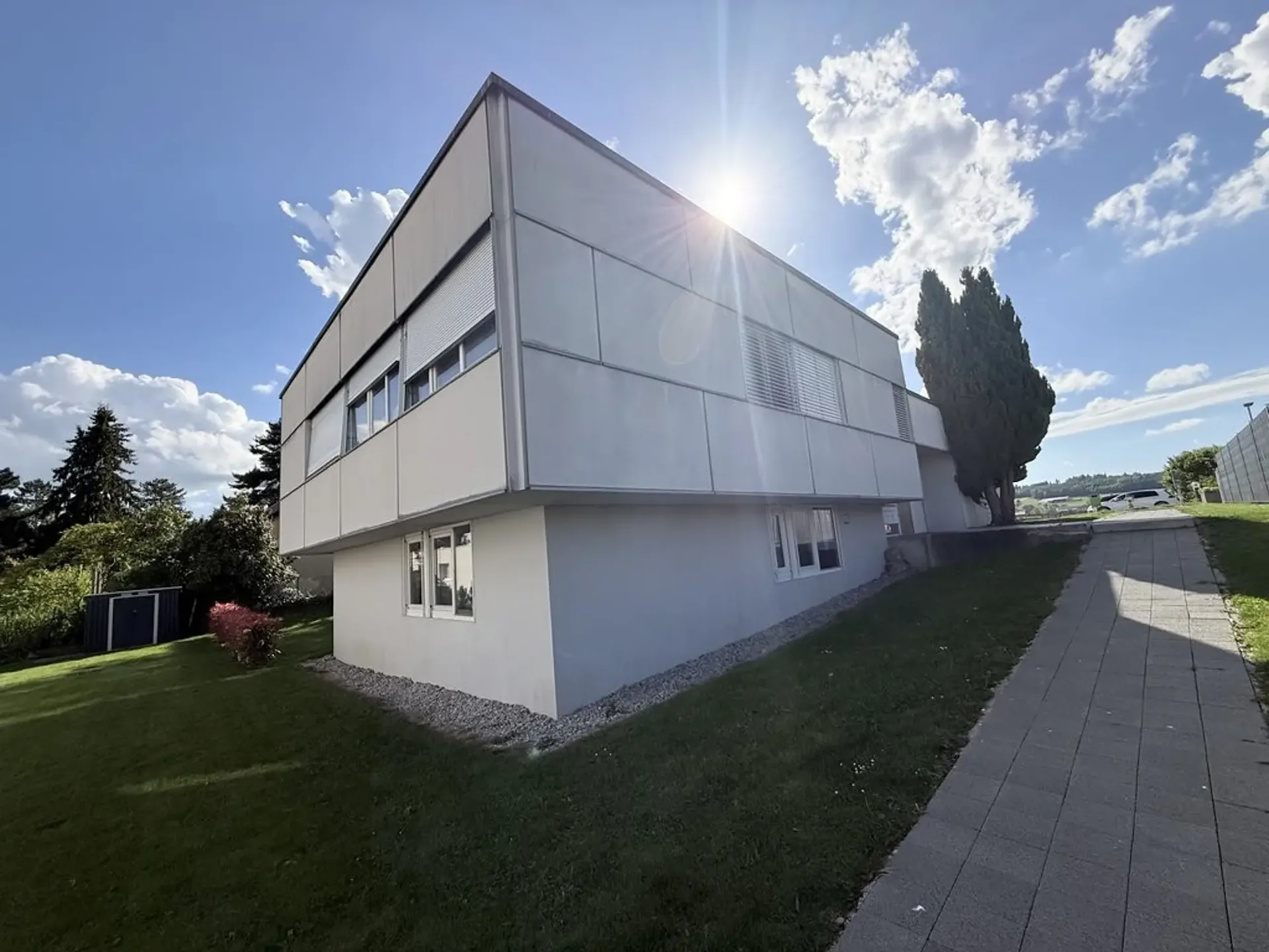 ROMONT - Außenparkplätze zu vermieten