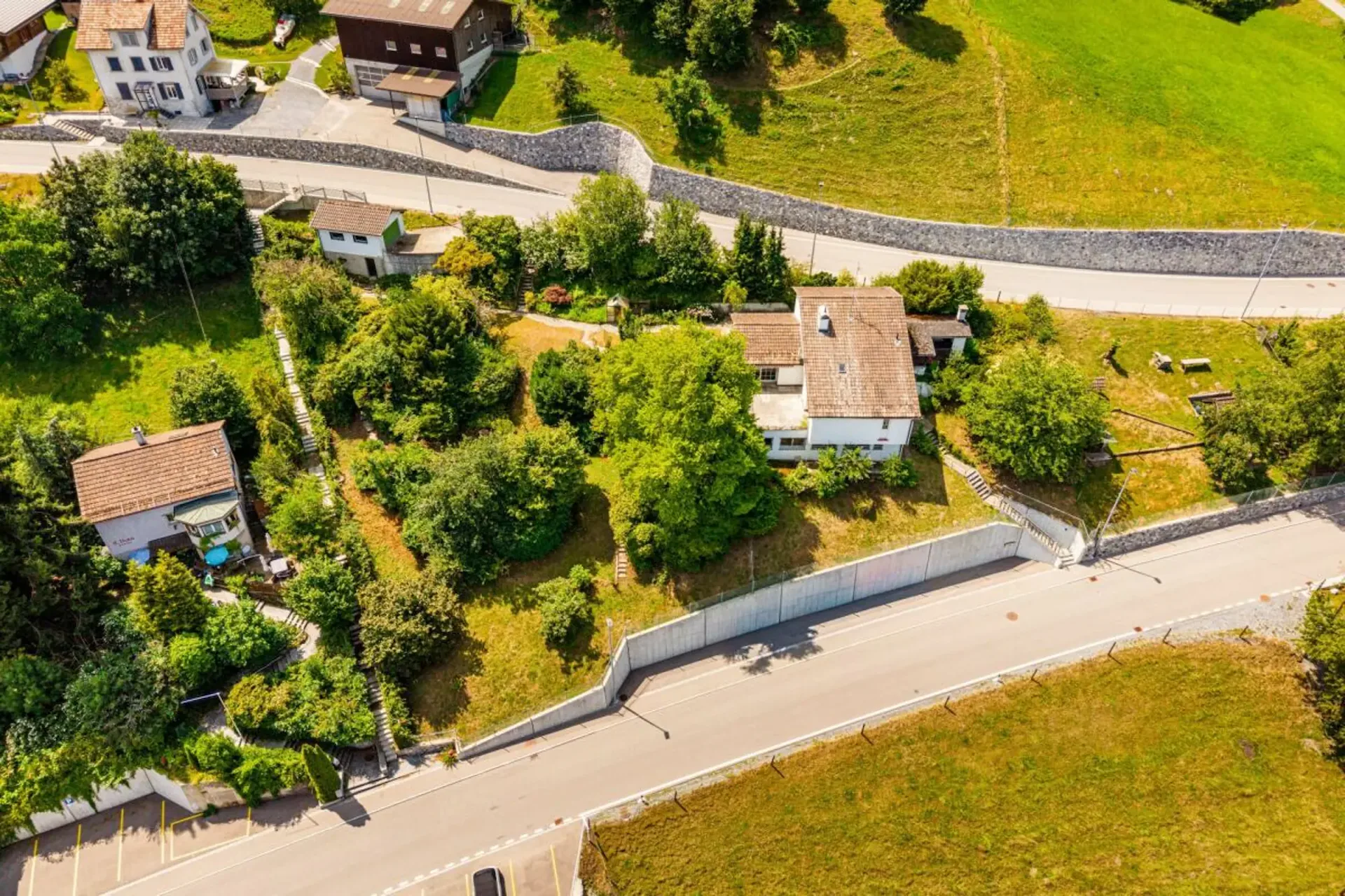 Occasion rare pour les constructeurs et les investisseurs - environ 1'426 m² de terrain constructible avec un potentiel de développement diversifié