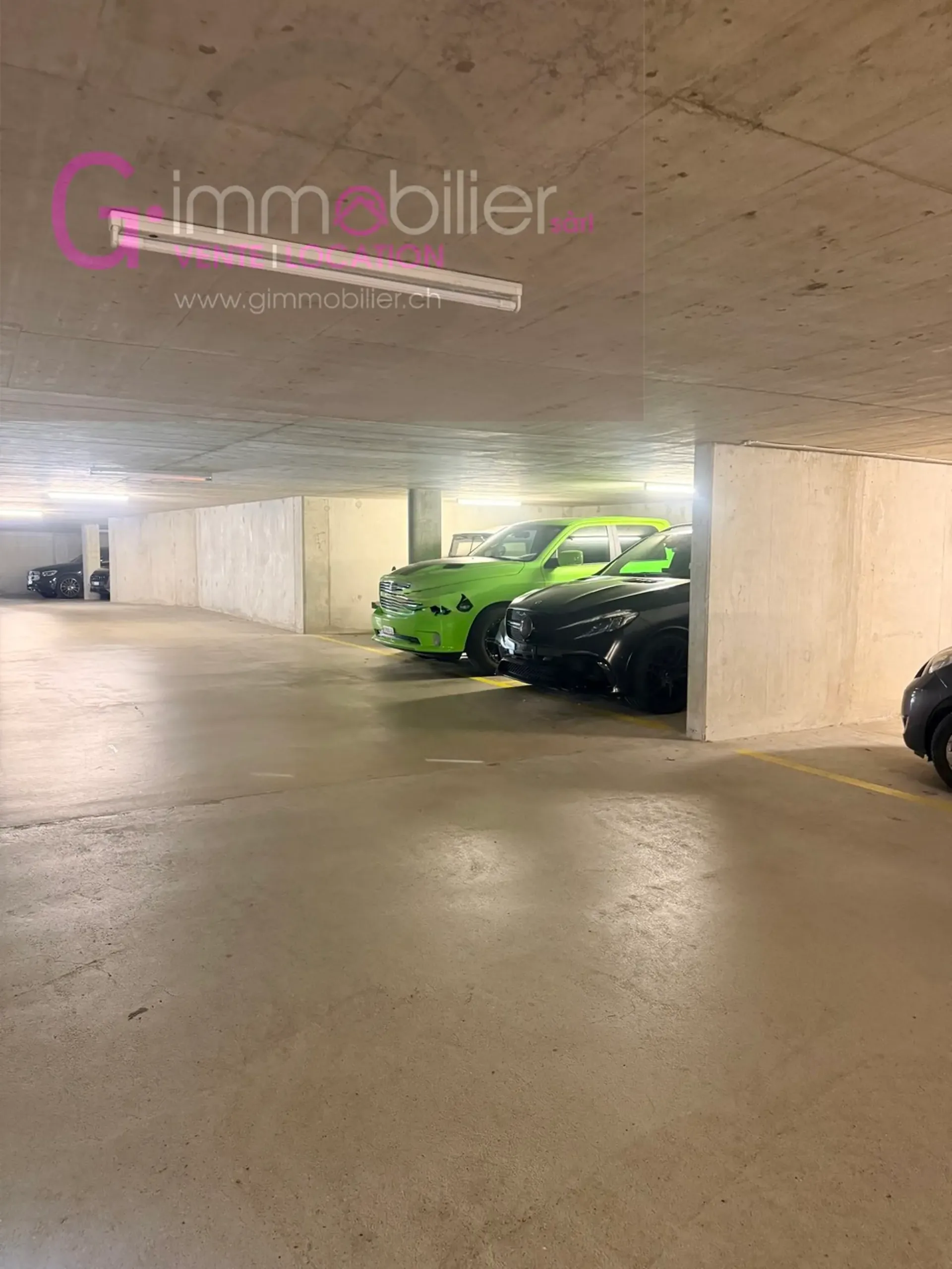Une ou deux place de parc intérieures dans un parking souterrain